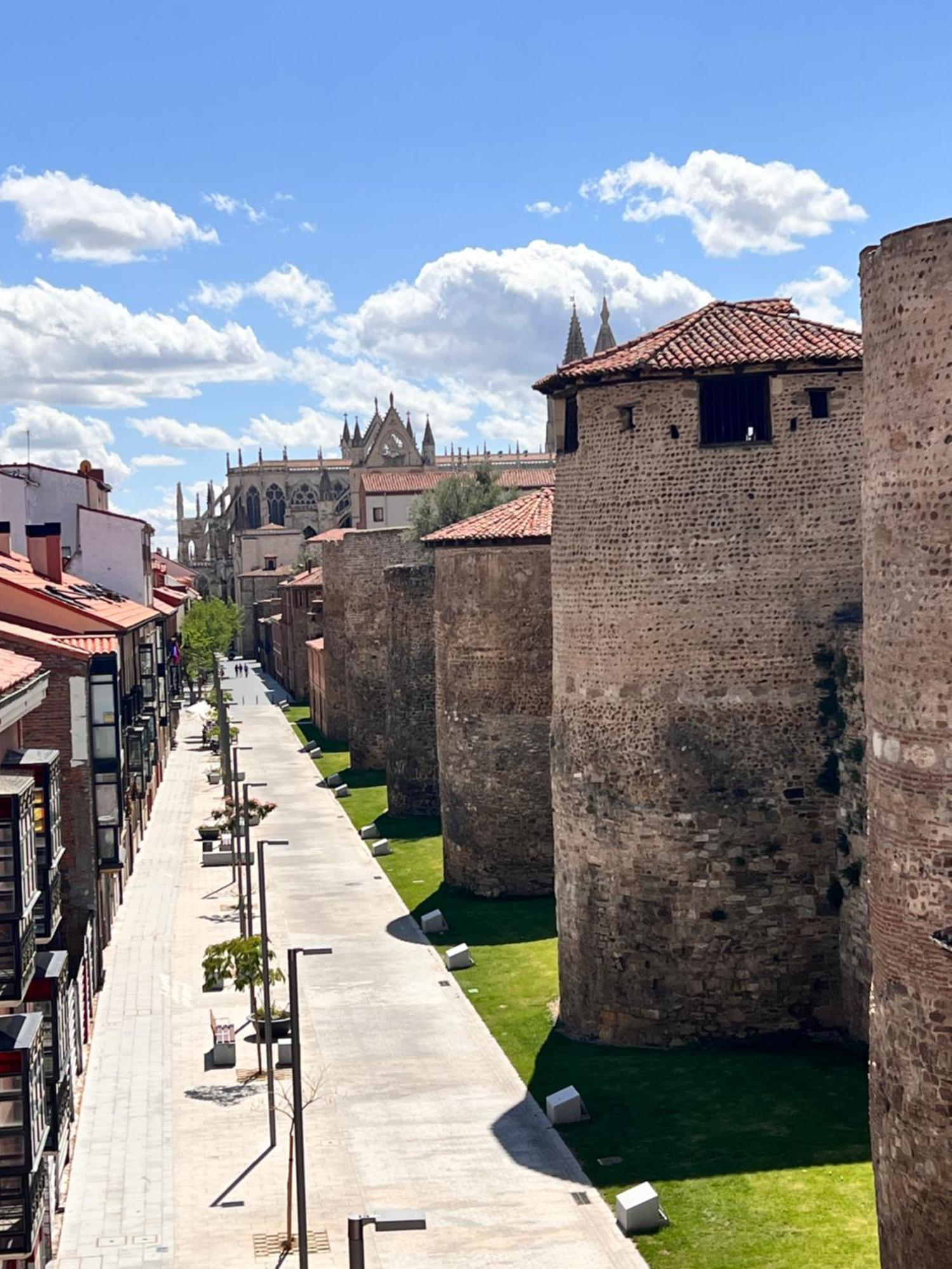 Apartamento La Muralla - Leonapartamentos Экстерьер фото